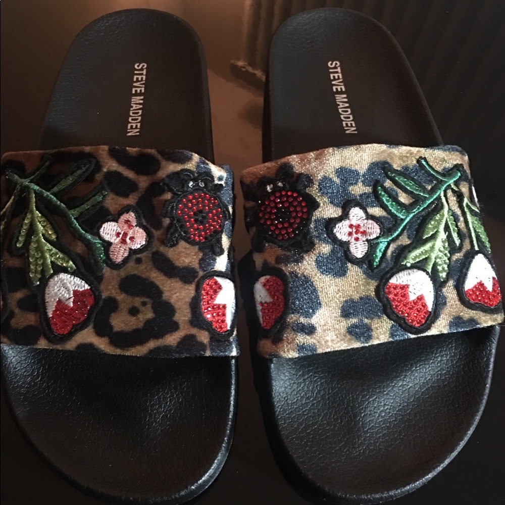 Steve Madden slippers